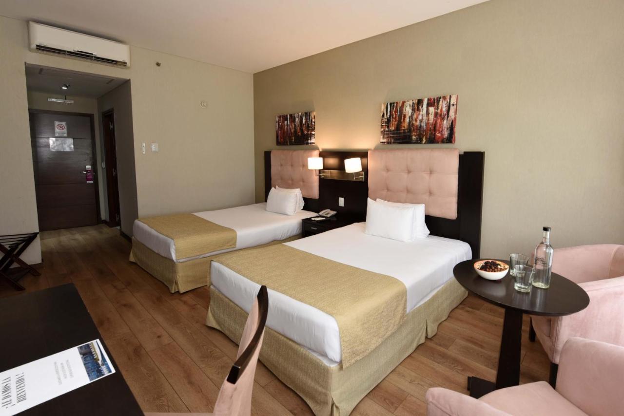 Howard Johnson Resort&Convention Center Ezeiza Exterior foto
