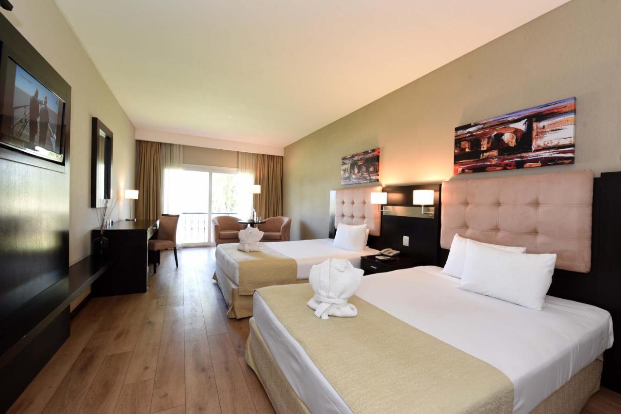 Howard Johnson Resort&Convention Center Ezeiza Exterior foto