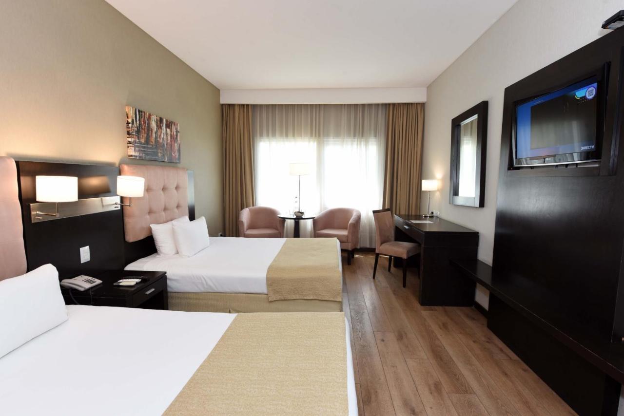 Howard Johnson Resort&Convention Center Ezeiza Exterior foto