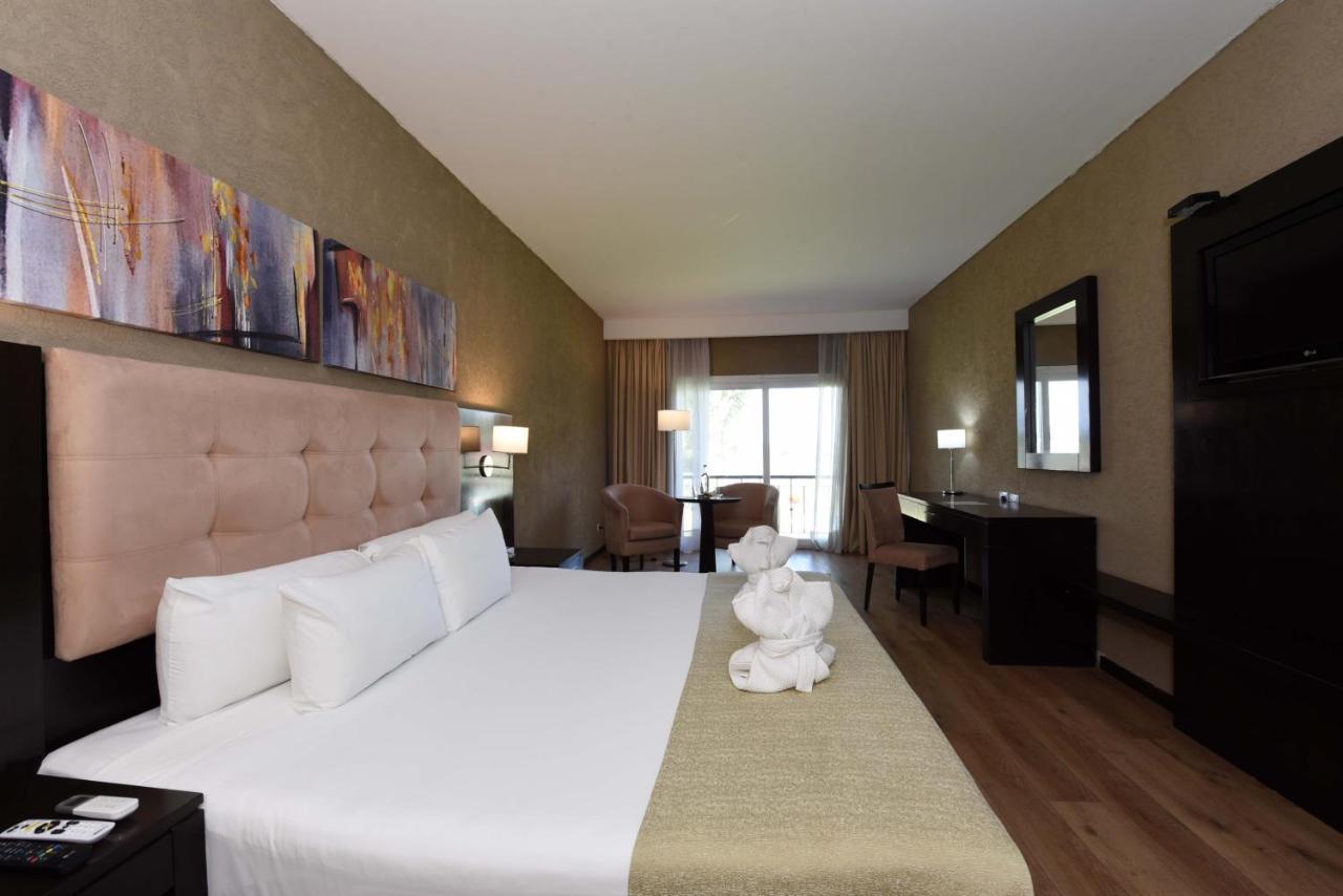 Howard Johnson Resort&Convention Center Ezeiza Exterior foto
