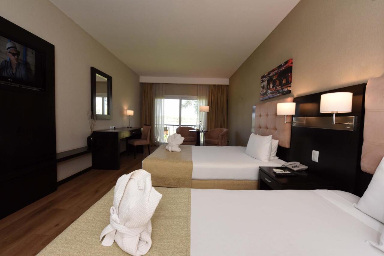 Howard Johnson Resort&Convention Center Ezeiza Exterior foto