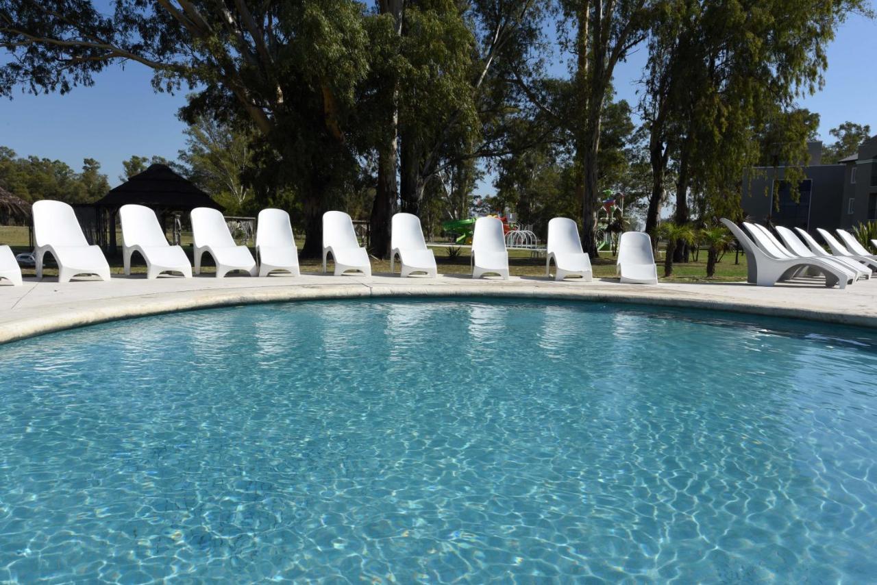 Howard Johnson Resort&Convention Center Ezeiza Exterior foto