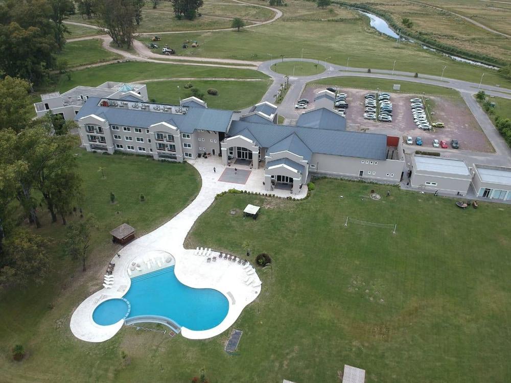 Howard Johnson Resort&Convention Center Ezeiza Exterior foto