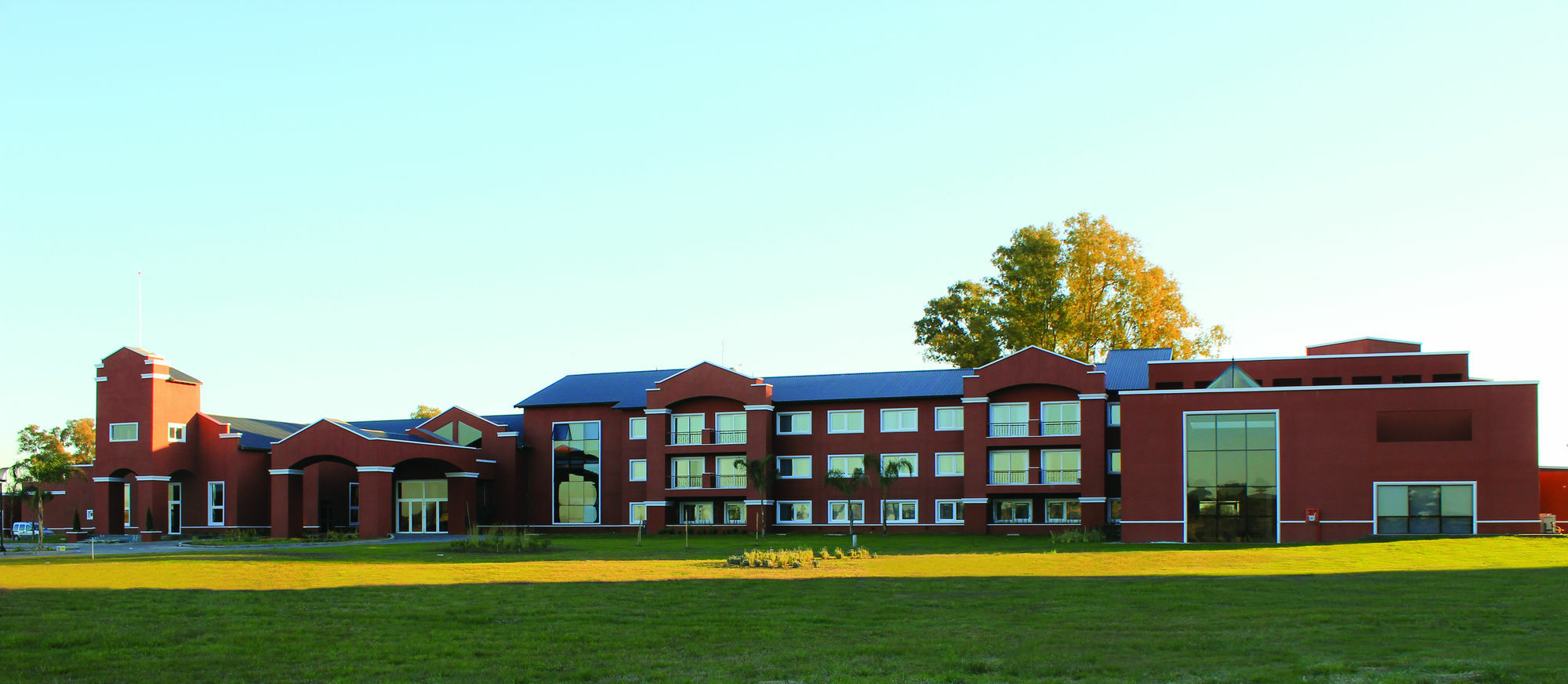 Howard Johnson Resort&Convention Center Ezeiza Exterior foto
