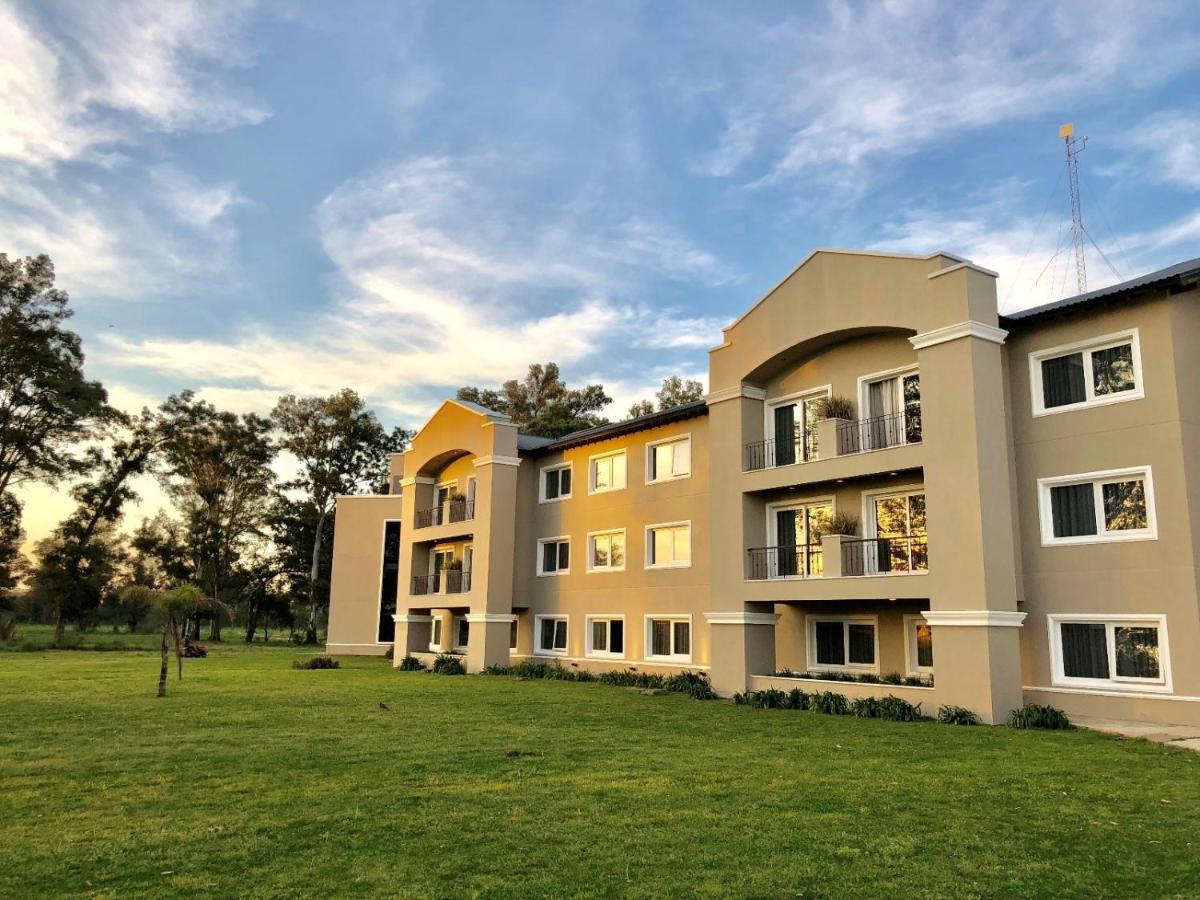 Howard Johnson Resort&Convention Center Ezeiza Exterior foto
