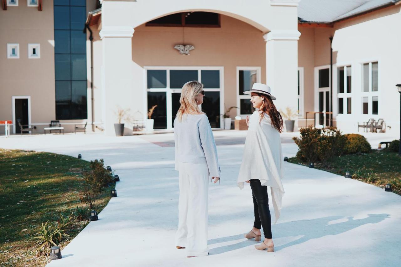 Howard Johnson Resort&Convention Center Ezeiza Exterior foto